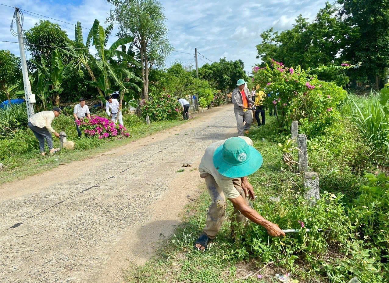 2-khanh-ngan-17330179521771036703094
