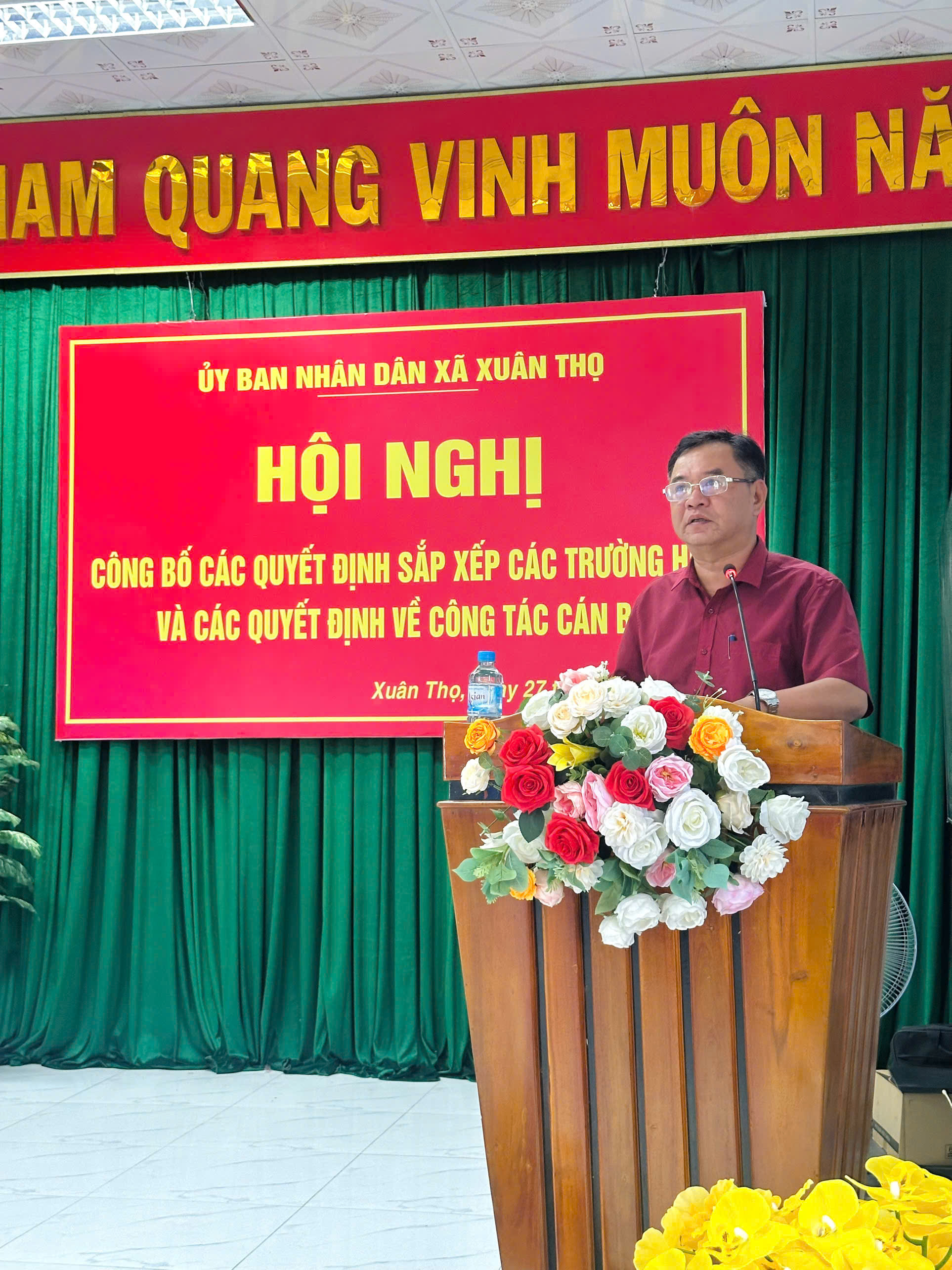 toan-canh-hoi-nghi.jpg